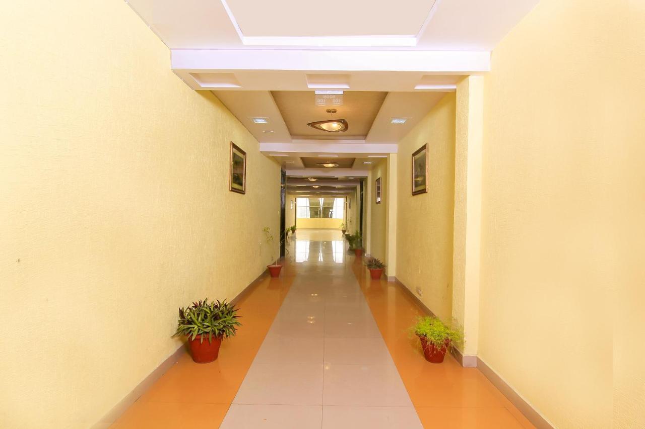 Collection O 4731 Hotel Surya Continental Lucknow Extérieur photo