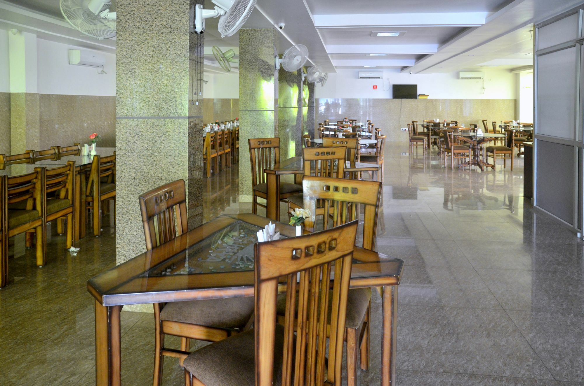 Collection O 4731 Hotel Surya Continental Lucknow Extérieur photo